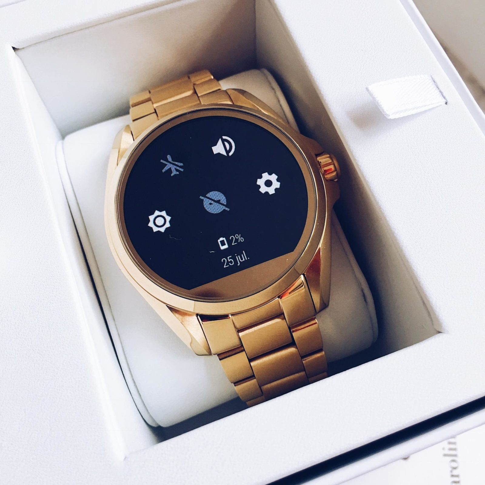 Change language michael kors smartwatch on sale