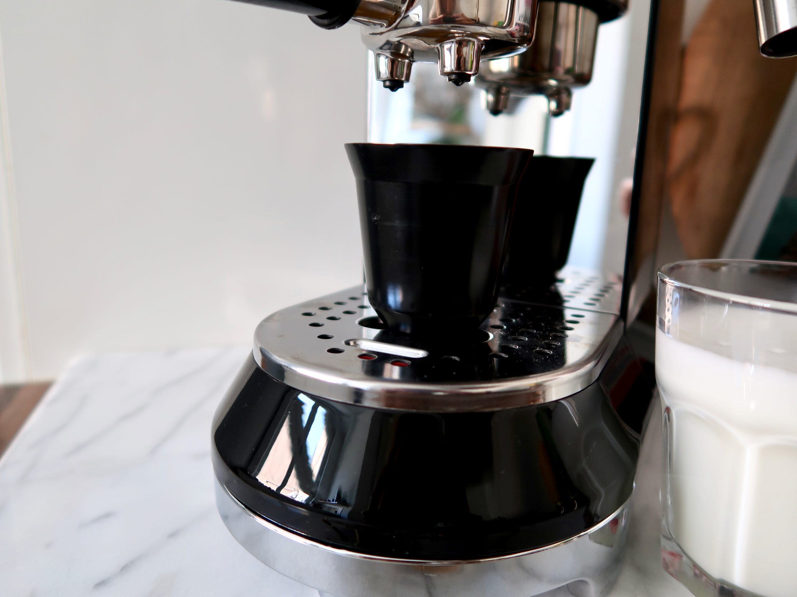 Party Like It's 1959: A Smeg Coffee Maker Review - The Page Edit