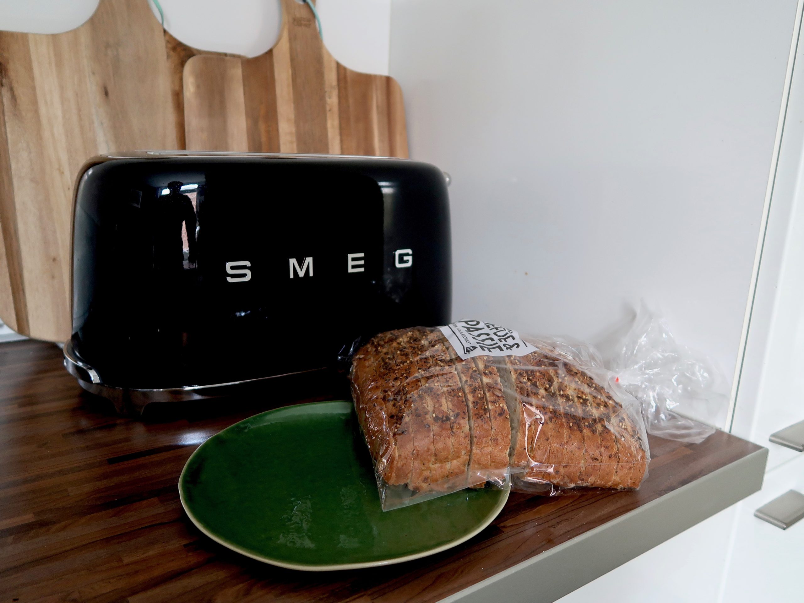 Smeg Black 4-Slice Toaster + Reviews