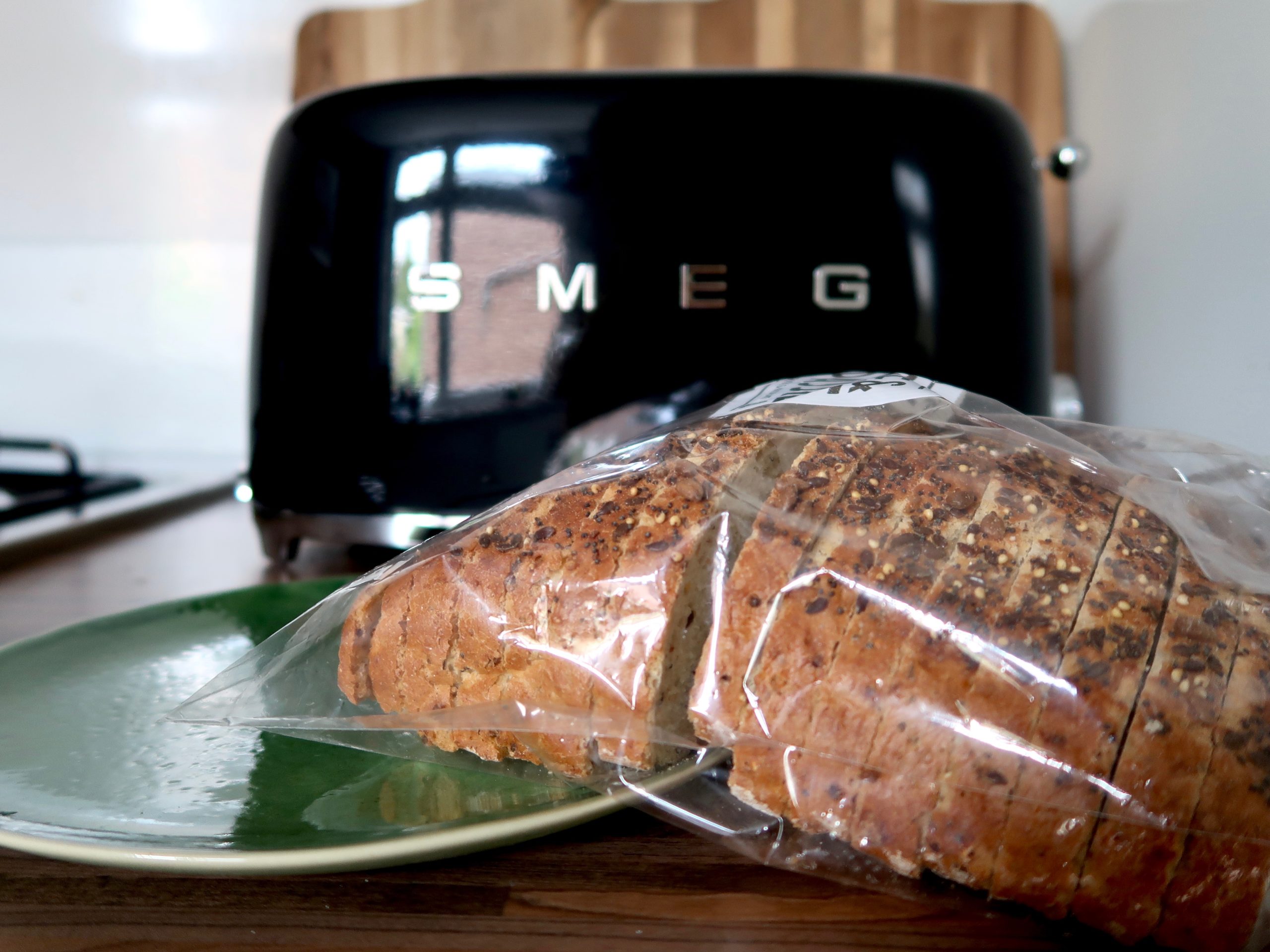 Smeg TSF02 4-Slice 2-Slot Toaster Review